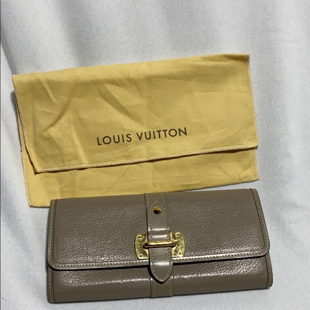 Louis Vuitton - wallet